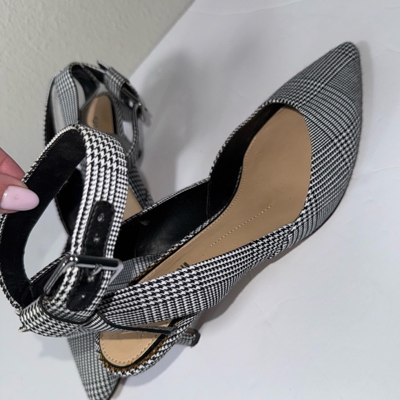 Gianni Bini Rizbee houndstooth black and white pointed toe kitten heels size 8 - Picture 6 of 11